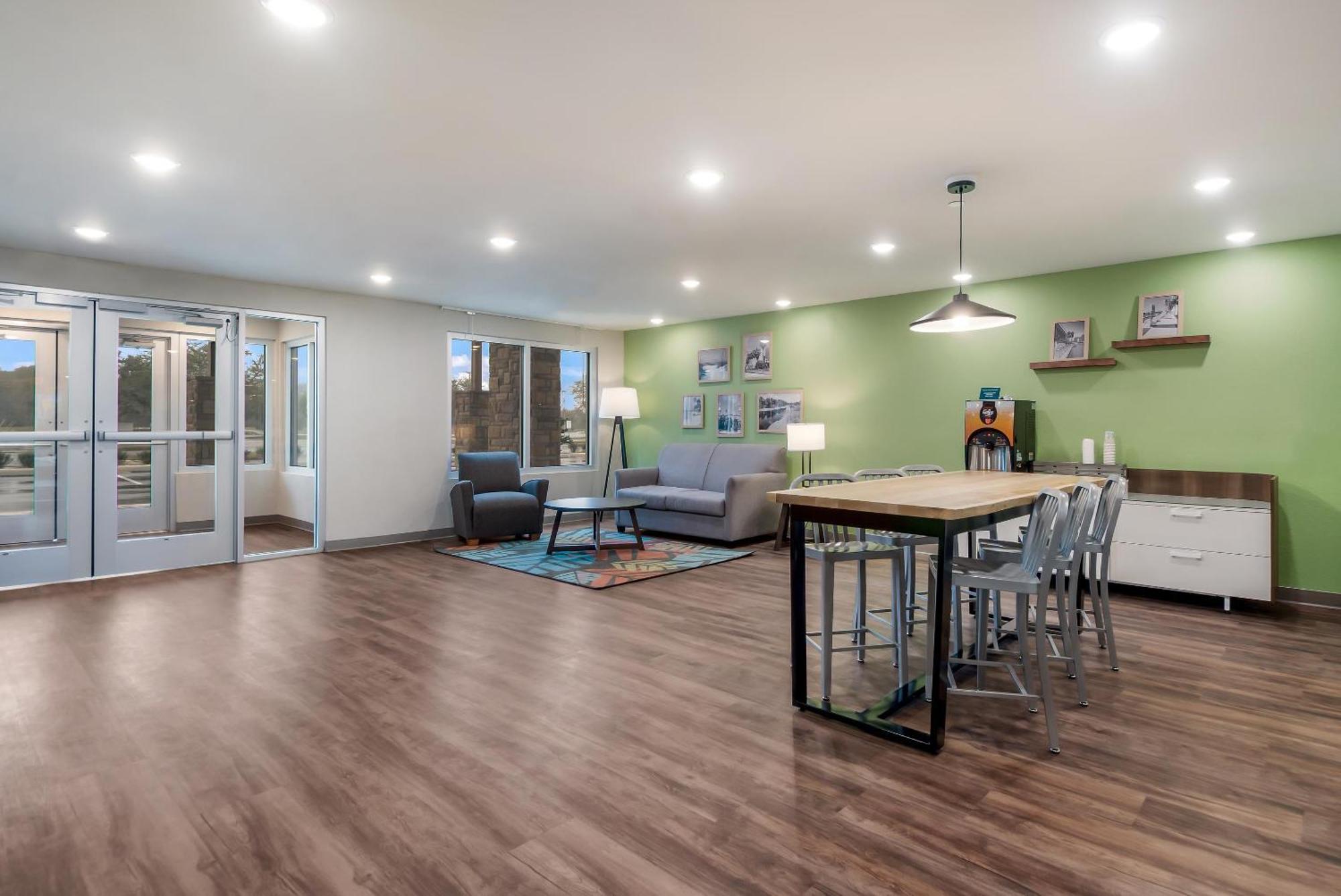 Woodspring Suites Tampa Airport North Veterans Expressway Buitenkant foto